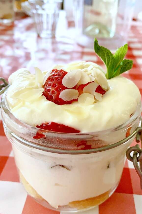 Tiramisù met aardbeien en limoncello
