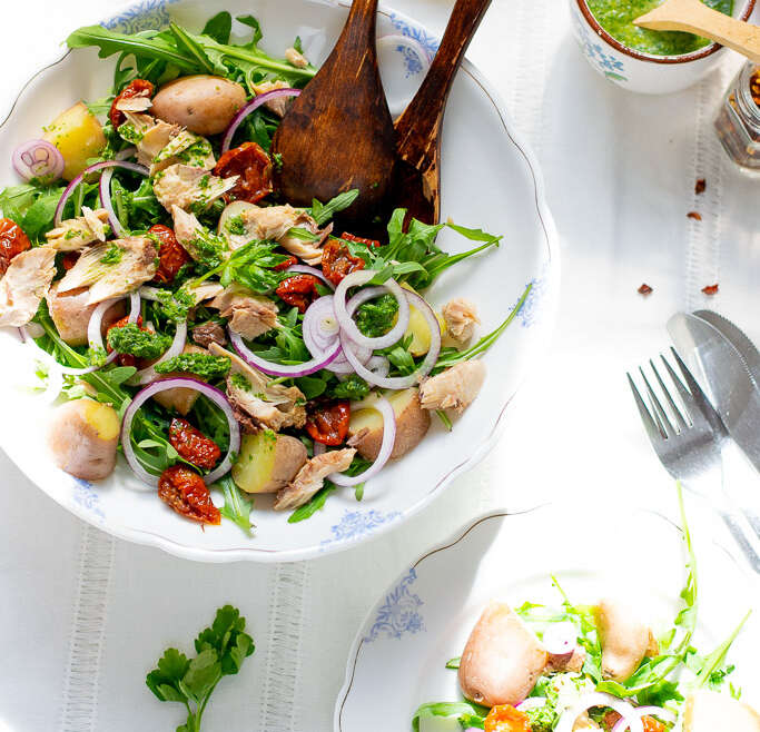 Paas salade met rode krieltjes en makreel