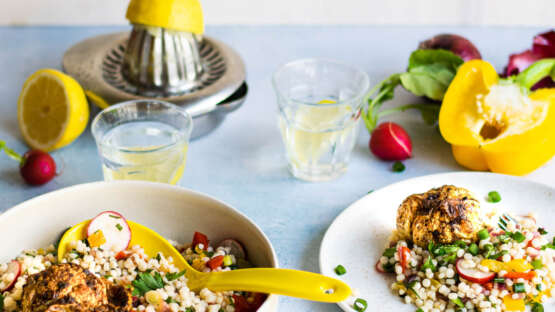 Salade met parelcouscous en geroosterde bloemkool