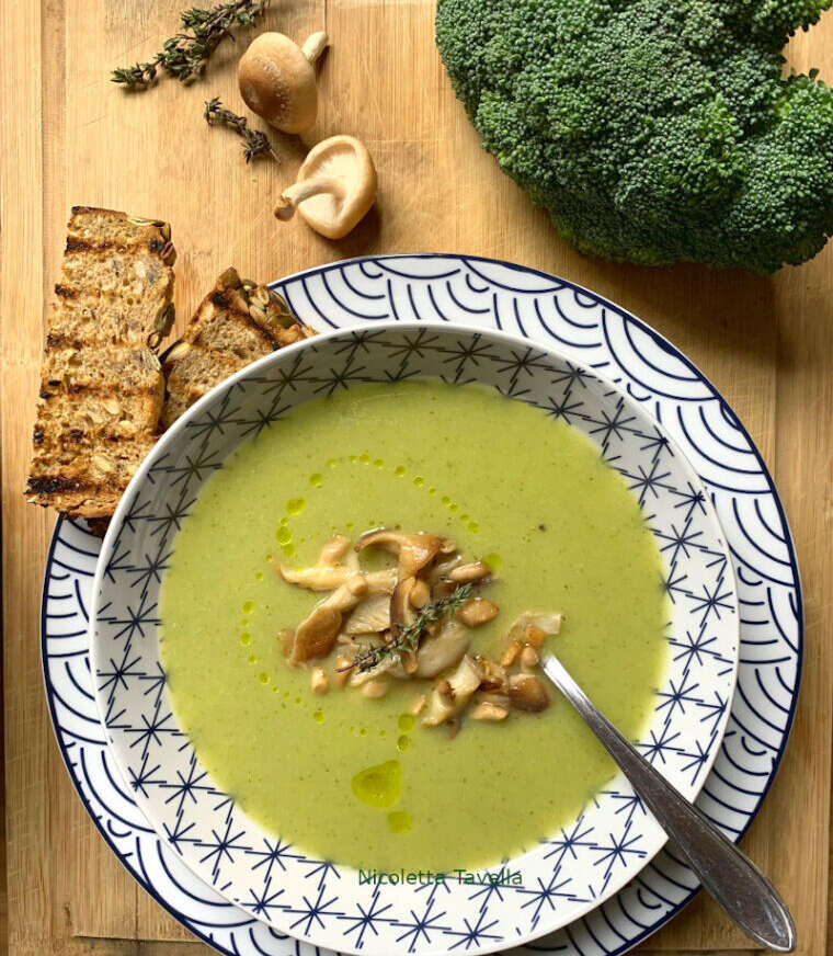 Broccoli, aardappel en shiitake soep