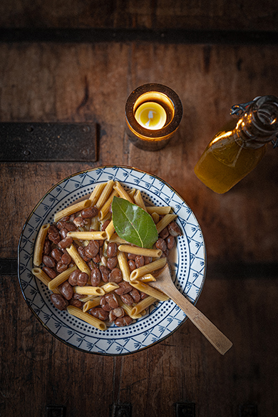 Pasta e fagioli (pasta with beans)