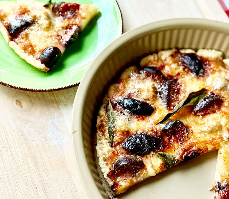 Glutenvrije pizza met gorgonzola en vijgen