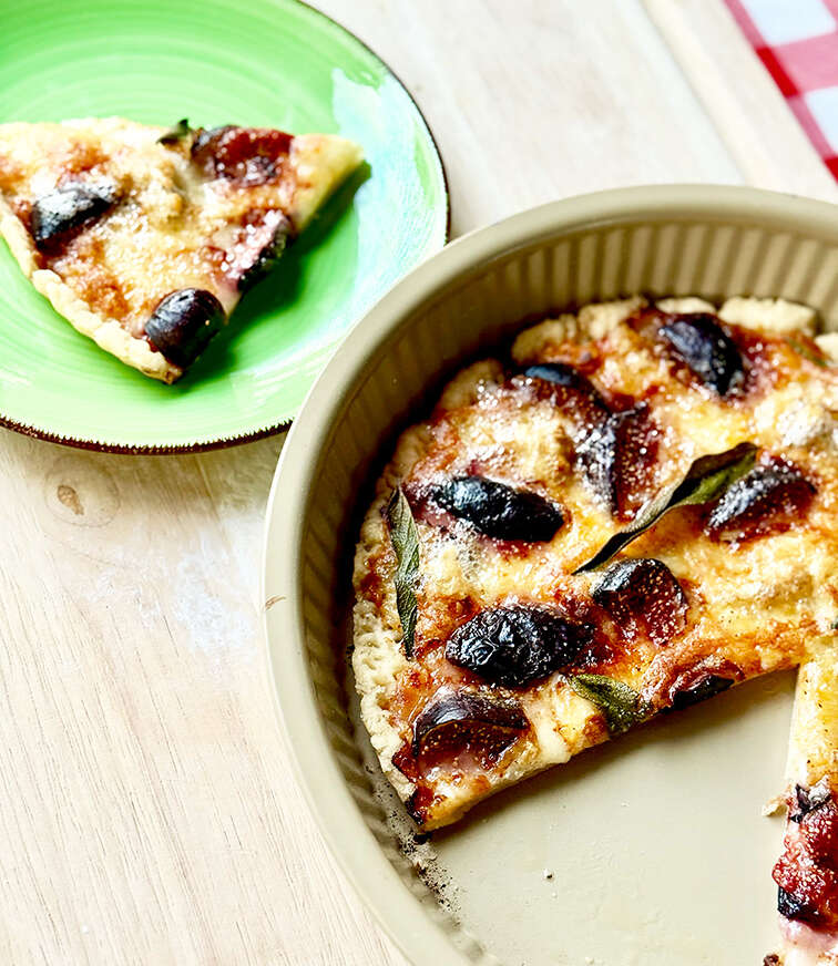 Glutenvrije pizza met gorgonzola en vijgen