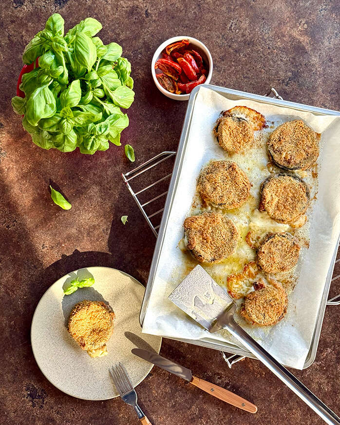 Aubergine en gerookte scamorza sandwiches